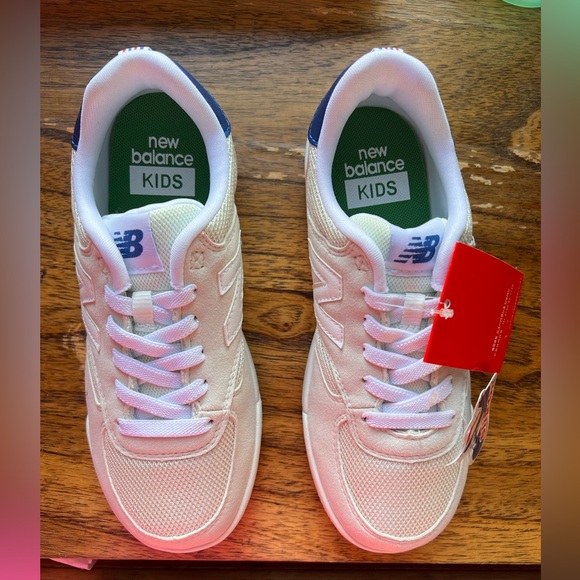 Brand new New Balance KT300WHP - Picture 2 of 5